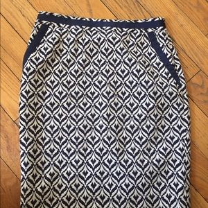 The Limited lined navy and white skirt, size 4